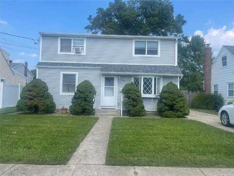 26 Virginia Avenue, Plainview, NY 11803