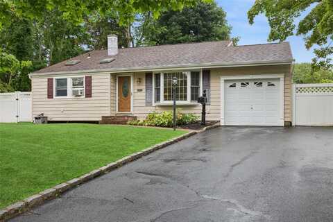 3003 Watch Hill Avenue, Medford, NY 11763