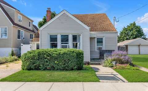9 Hamilton Avenue, Island Park, NY 11558