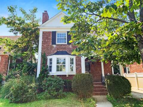 6520 181st Street, Fresh Meadows, NY 11365