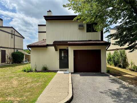 6 Windsor Mews, Middletown, NY 10940