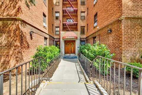 142 Garth Road, Scarsdale, NY 10583