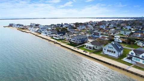 15 Shinnecock Road, East Quogue, NY 11942