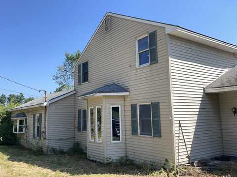 33 South Pleasant Street, Bowdoinham, ME 04008