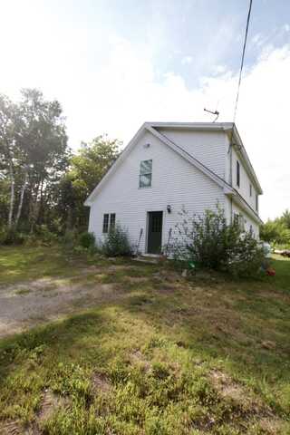 84 Old County Road, Searsport, ME 04974