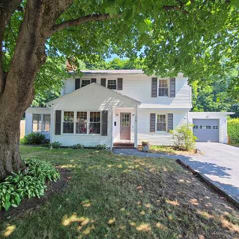16 Brooks Avenue, Lewiston, ME 04240