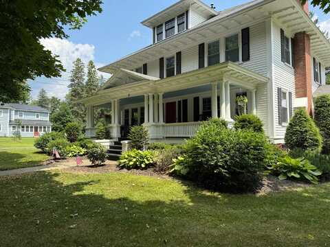 86 Court Street, Houlton, ME 04730