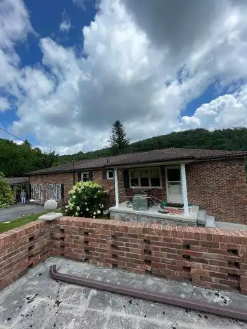 202 Tabor Road, BLUEFIELD, WV 24701