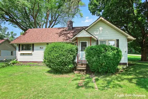4713 Mccullom Lake Road, McHenry, IL 60050
