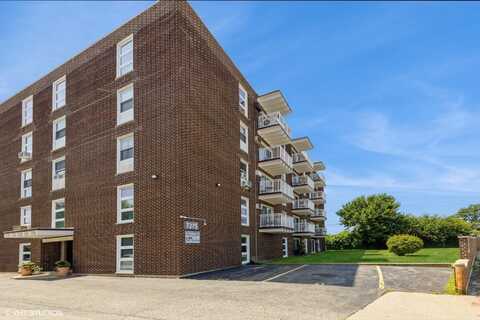 7225 W Higgins Avenue, Chicago, IL 60656