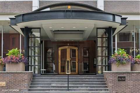 1 E Schiller Street, Chicago, IL 60610