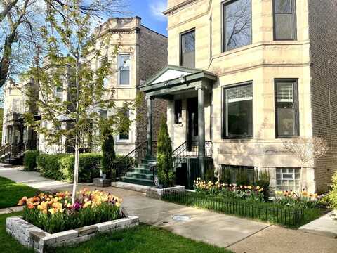 2447 N Mozart Street, Chicago, IL 60647