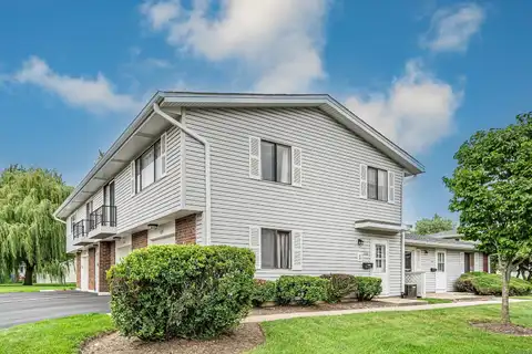 225 BARCLIFFE Lane, Schaumburg, IL 60194