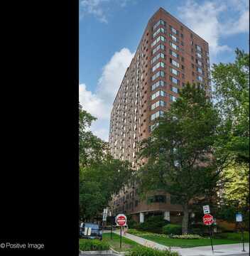 3100 N Lake Shore Drive, Chicago, IL 60657