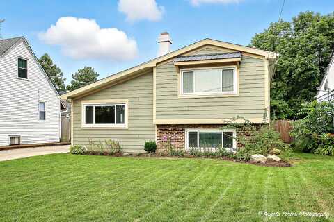 828 Ridge Avenue, Mundelein, IL 60060