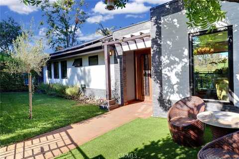 182 Denslow Avenue, Los Angeles, CA 90049