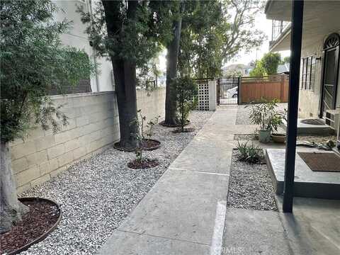 5636 Willowcrest Avenue, North Hollywood, CA 91601