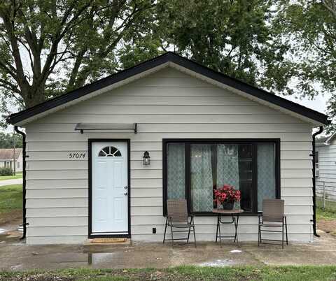 57074 Guernsey Avenue, Osceola, IN 46561