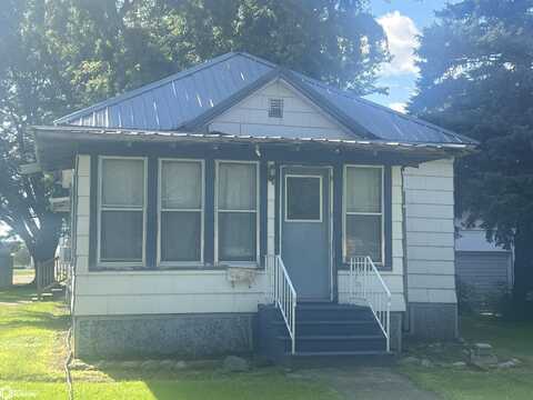 306 3rd St., Livermore, IA 50558
