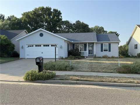 425 Hickory Drive SE, New Philadelphia, OH 44663