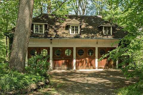 285 Corning Drive, Bratenahl, OH 44108