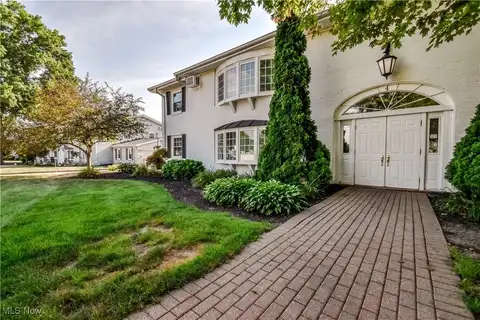 4 Meadowlawn Drive unit: 7, Mentor, OH 44060