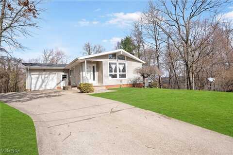 70 Iroquois Trail, Malvern, OH 44644