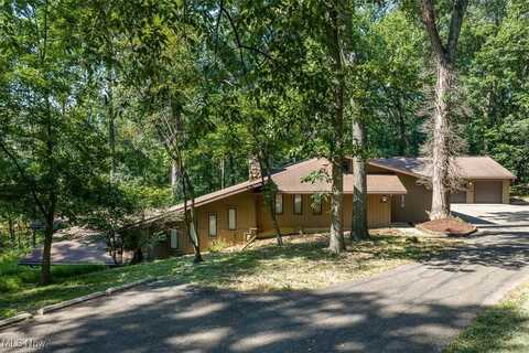 4076 Winkler Dr Extension NW, Dover, OH 44622