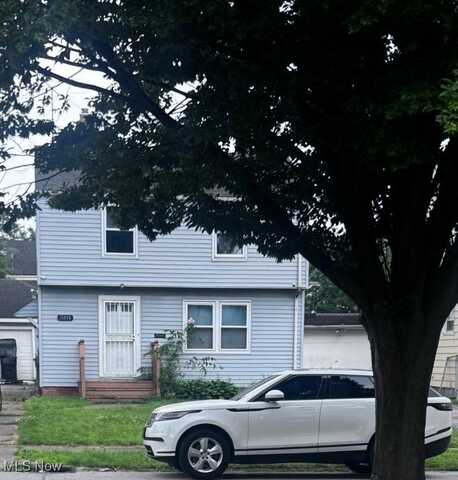 15906 Stockbridge Avenue, Cleveland, OH 44128