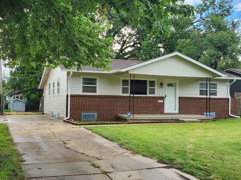 812 North Mount Carmel Ave, Wichita, KS 67203