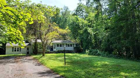 14 Pace Road, Pownal, VT 05201