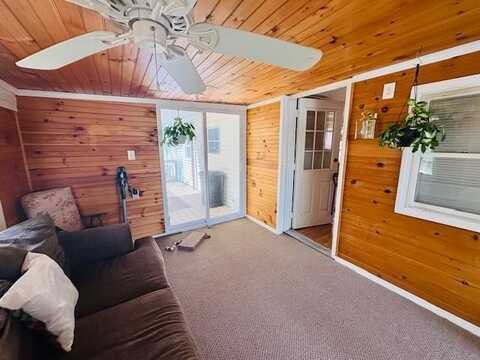 6 Knights Court, Raymond, NH 03077
