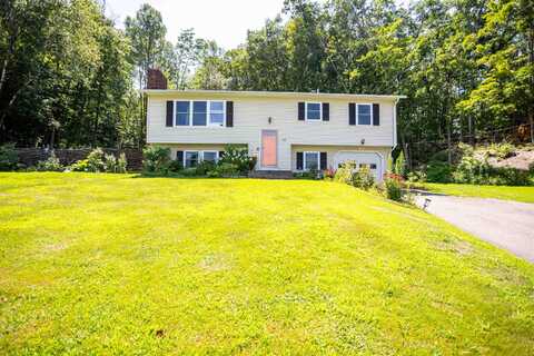 16 Damon Drive, Essex, VT 05452