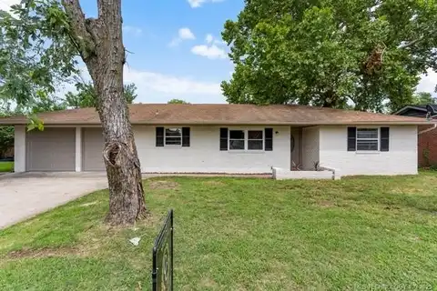 1706 S Madison Boulevard, Bartlesville, OK 74006