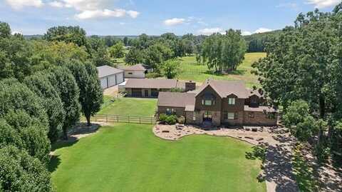 405 W Pryor Avenue, Pocola, OK 74902