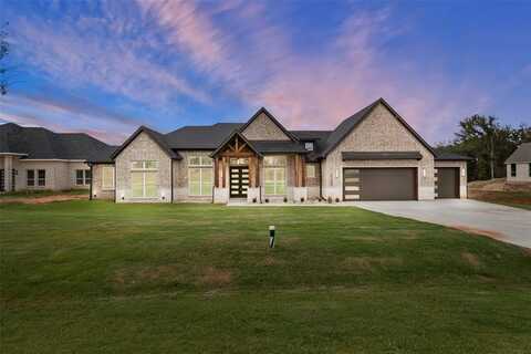 2300 Candlestick Drive, Granbury, TX 76049