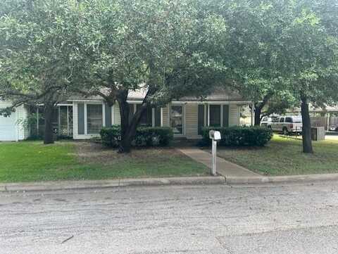 105 Circle Drive, Cleburne, TX 76033