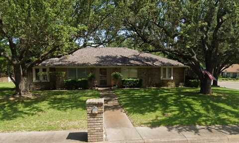 901 Waterview Lane, DeSoto, TX 75115