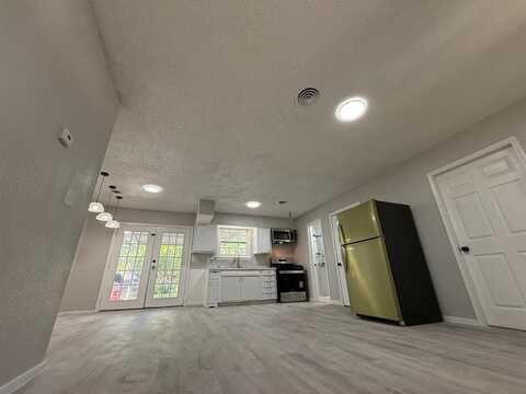 612 Susan Drive, Arlington, TX 76010