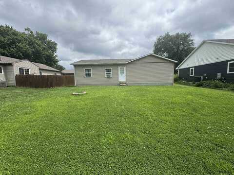 304 S 5th St, Mapleton, IA 51034