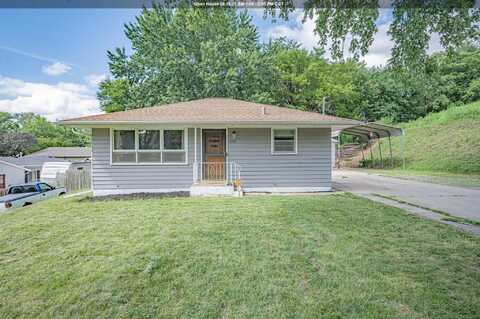 1703 35th St, Sioux City, IA 51104
