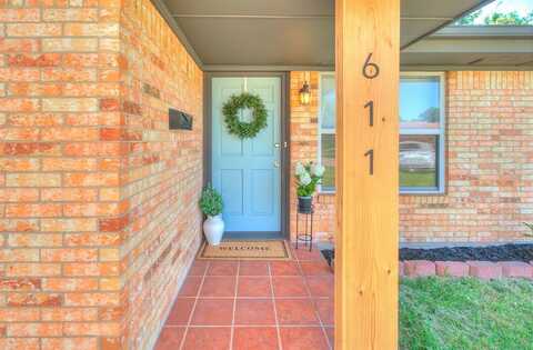 611 Spruce Drive, Yukon, OK 73099