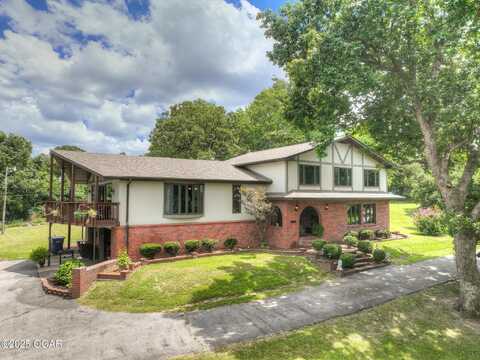 948 Oak Crest, Baxter Springs, KS 66713
