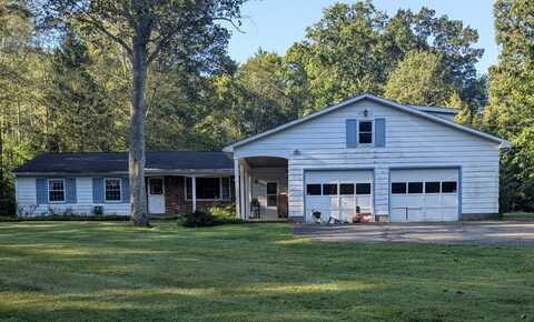 14685 Hubbard Rd, Burton, OH 44021
