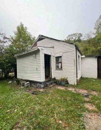 4530 VICTORIA RD, CHARLESTON, WV 25312