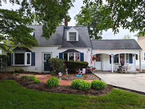 646 Whittier St, Westbury, NY 11590