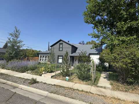 329 S. 4th St, Lander, WY 82520