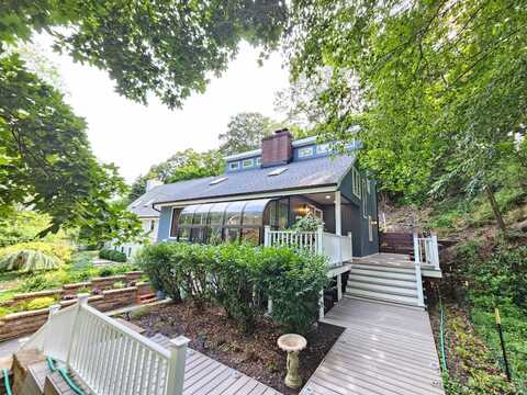 127 waterside ave, north port, NY 11768