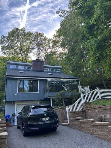 127 waterside ave, north port, NY 11768