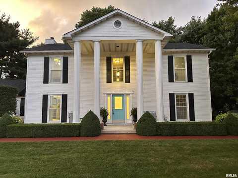 14 NOB HILL Drive, Jacksonville, IL 62650